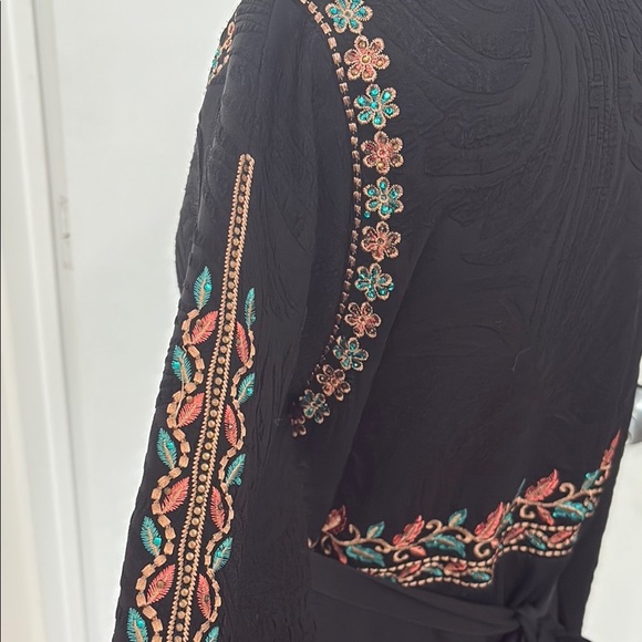 Abaya Floral Embroidered Long Sleeve Dress - Picture 7 of 13